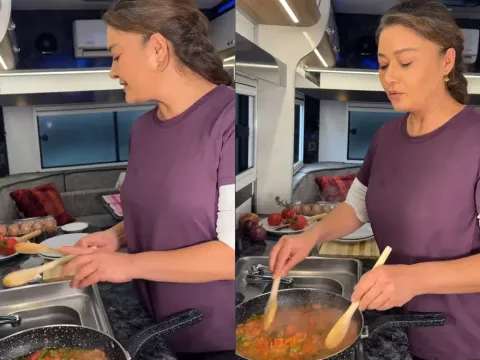 Nurgül Yeşilçay sette menemen yaptı. "Bol biberli ve soğanlı" - fotoğraf 1