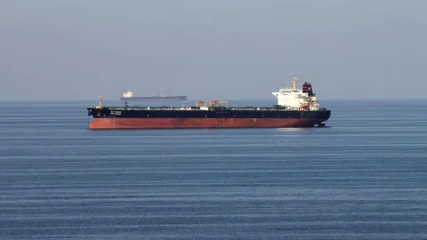 İran Devrim Muhafızları: Hürmüz Boğazı'nda 3 petrol tankeri mayına çarptı