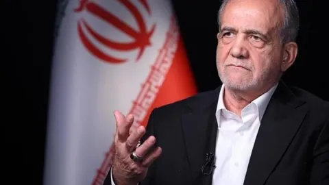 İran’da dolar rekor kırdı! Pezeşkiyan: Ekonomik baskı arttı
