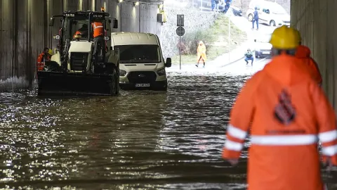 İş çıkışı dikkat! İstanbullulara saat verildi... Fırtına Anadolu Yakası'na geliyor