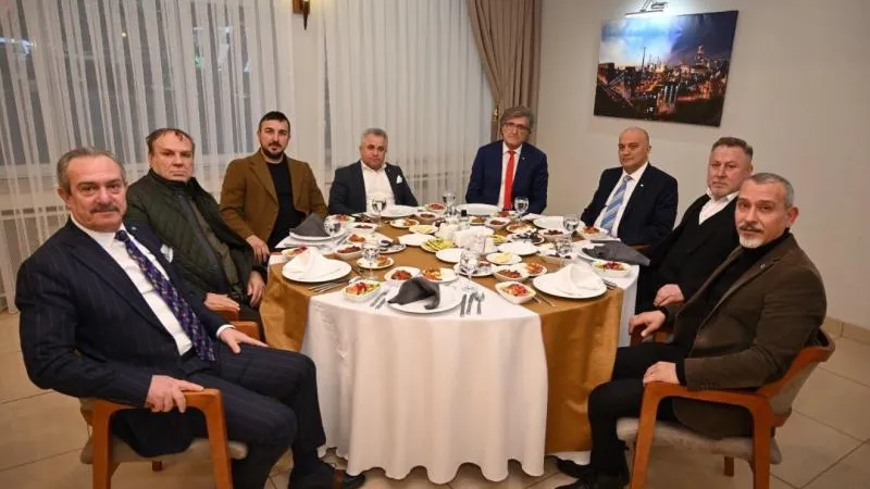 İSDEMİR'DEN GAZETECİLERE İFTAR YEMEĞİ