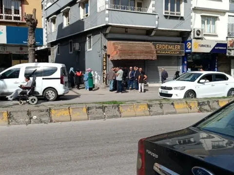 Gaziantep'te kuyumcu dükkanında silahlı ve gazlı soygun: 5.6 milyon liralık altınla kaçtılar - fotoğraf 3