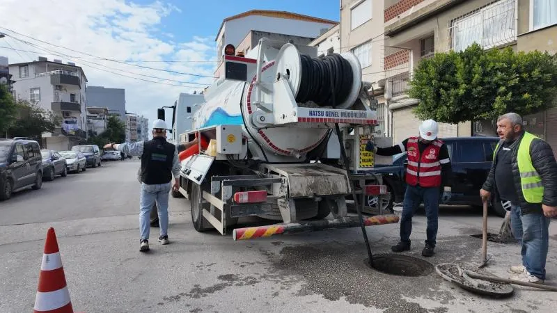 İSKENDERUN YAĞMUR SUYU HATLARINDA TEMİZLİK
