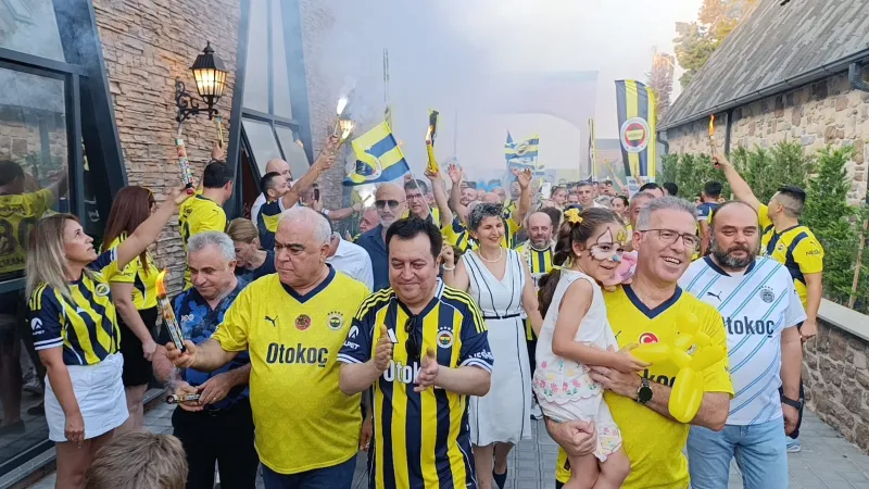 İskenderun'da Fenerbahçelilerden Gala