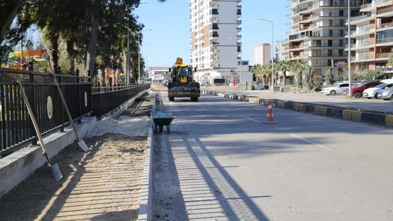 İSKENDERUN’DA KALDIRIM YENİLEME