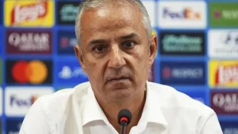 İsmail Kartal evine dönerken trafik kazası geçirdi