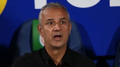 İsmail Kartal'dan oyuncularına tebrik: 'Yolumuza devam ediyoruz'