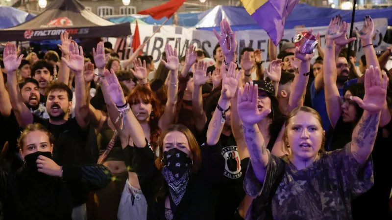 İspanya'da meclis kiracıları koruyan kararnameyi reddetti. 50 şehirde eylem çağrısı