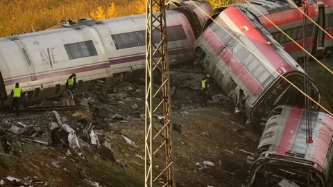 İspanya'daki faciada 74 kişi ölmüştü: Çarpışma anındaki hızı açıklandı