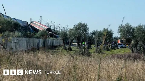 İspanya'daki hızlı tren kazasında 'en az 10 ölü'