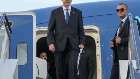 İsrail Cumhurbaşkanı Azerbaycan uçağına binip Türk hava sahası üzerinden geçti