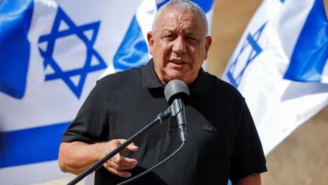 İsrail'de muhalefet lideri Eisenkot'tan "Gazze" iddiası. "Hamas'ı 18 ay içinde yenilgiye uğratırım"