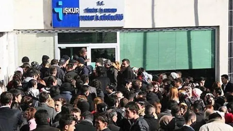 İşsiz beklesin, İşkur eğlensin