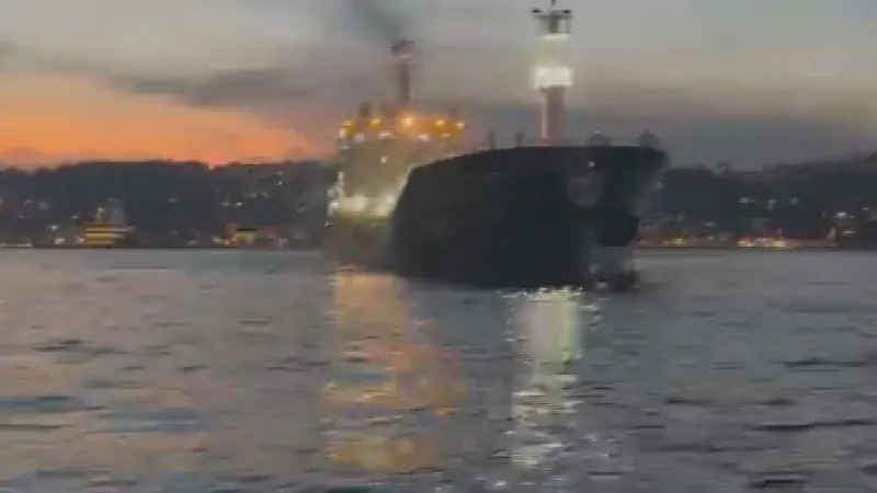İstanbul Boğazı'nda gemi arızası. Gemi trafiği çift yönlü askıya alındı