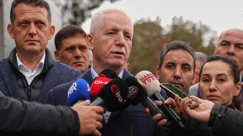 İstanbul Valisi duyurdu: 19 dükkan, 2 konut ve stadyum yıkılacak
