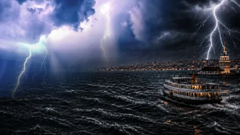 İstanbul'a oraj kabusu yine yaklaşıyor: 4-5 saat sürebilir!