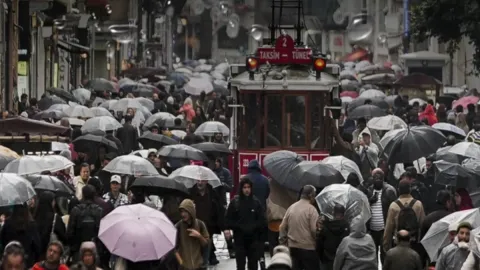 İstanbul'a sağanak alarmı: Hafta boyu sürecek