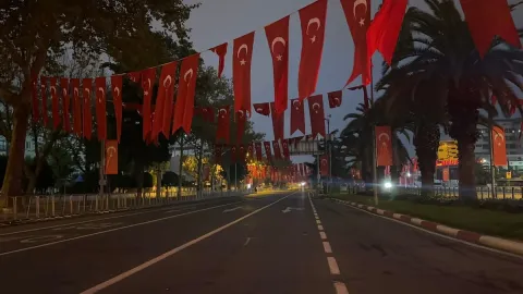 İstanbul'da 29 Ekim Cumhuriyet Bayramı nedeniyle bazı yollar trafiğe kapatıldı