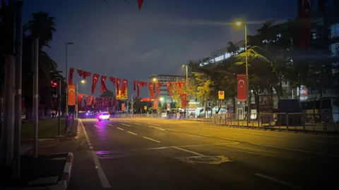 İstanbul'da 29 Ekim nedeniyle yollar trafiğe kapatıldı! İşte alternatif güzergahlar