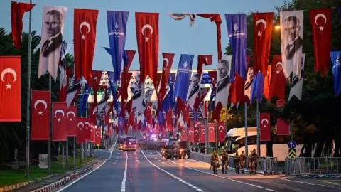 İstanbul'da 29 Ekim programına yağış engeli: Vatan Caddesi korteji ertelendi!