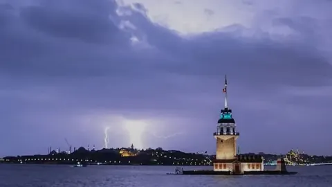 İstanbul'da adeta gök delinecek! Bu gece yarısı başlıyor