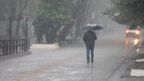 İstanbul'da akşam saatleri için yeni uyarı. Yağışlar ne kadar sürecek?