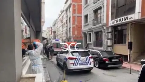 İstanbul'da esrarengiz ölüm! Genç kadın yarı çıplak halde beton zemine çakıldı