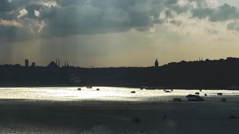 İstanbul'da hava iki günde değişecek: Önce yaz, sonra sonbahar