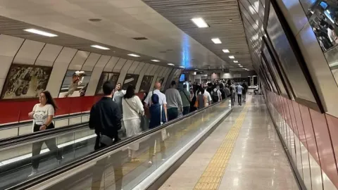 İstanbul'da iki tramvay ve bir metro hattında seferler yeniden başladı
