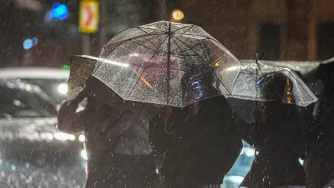 İstanbul'da sel felaketi. Anadolu Yakası için alarm, saat verildi