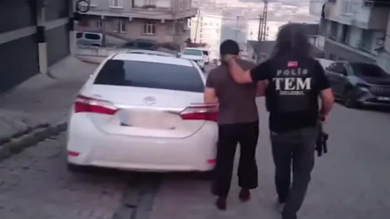 İstanbul'da terör örgütlerine operasyon: 14 gözaltı