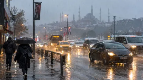 İstanbul’da yağış alarmı: AKOM gün gün açıkladı