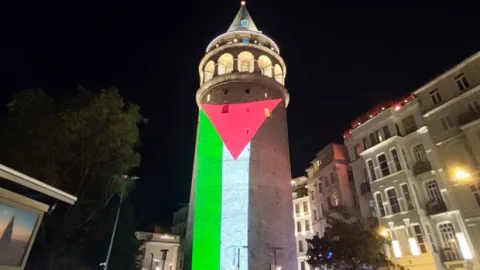 İstanbul'un kalbinde Filistin için tek yürek! Galata Kulesi Filistin bayrağıyla aydınlandı