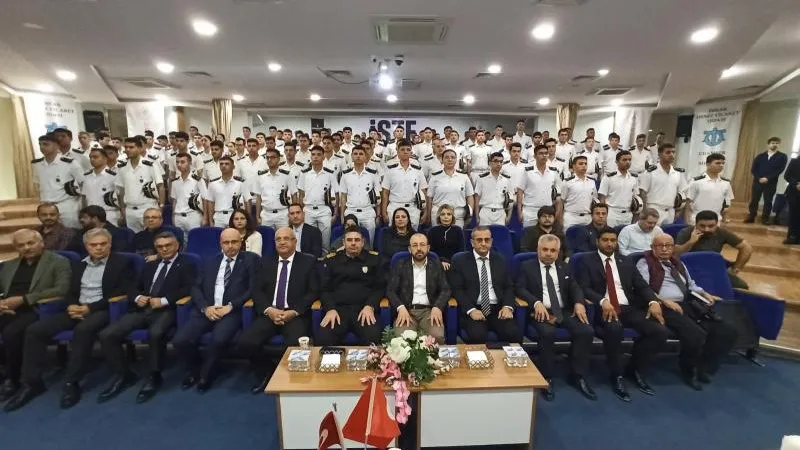 İSTE’de ‘Deniz Örf ve Adetleri’ Zirvesi