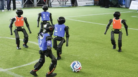 İtalya'da sıra dışı futbol: Bu sefer robotlar karşılaştı
