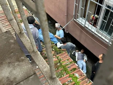 İstanbul'da akılalmaz olay! 16 yaşındaki iki kız sarkıttıkları çarşafla kaçarken 3. kattan düştü - fotoğraf 3