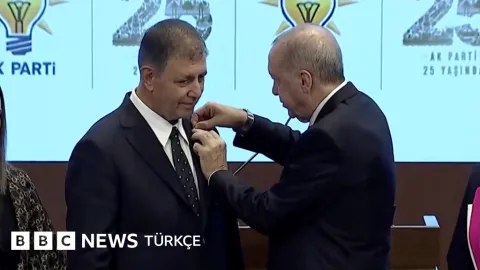 İzmir Büyükşehir Belediye Başkanı Cemil Tugay: 'AKP kimsesizlerin kimsesidir'