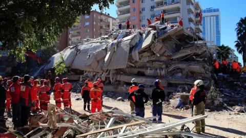 İzmir için deprem uyarısı! 4 tehlikeli fayı açıkladı
