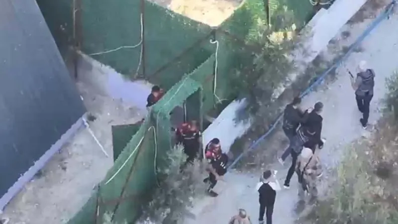 İzmir'de 30 yıl hapis cezasıyla aranan firari yakalandı