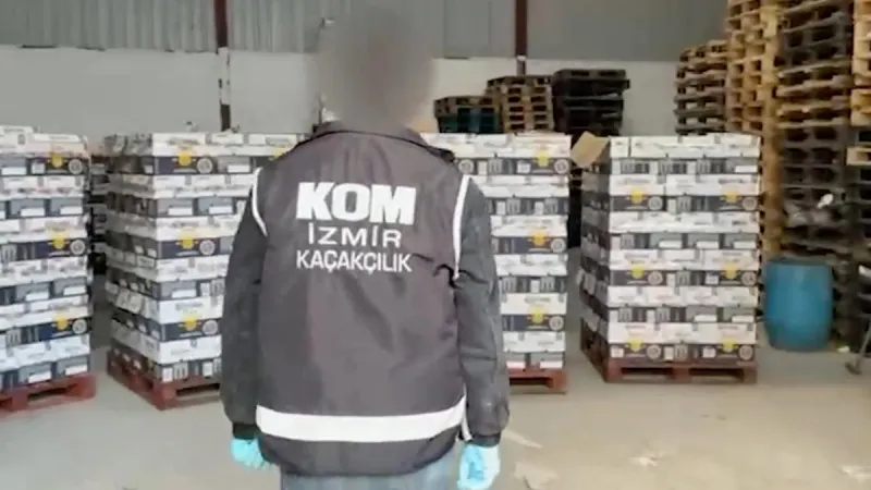 İzmir'de dev operasyon: Tam 23 bin şişe ele geçirildi