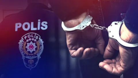 İzmir'de kaçak makaron üreten fabrikada 125,5 milyon liralık eşyaya el konuldu