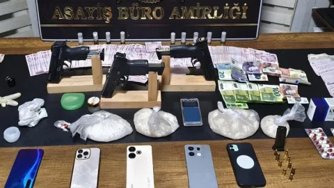 İzmir'de uyuşturucu ve silah ticareti operasyonu: 5 gözaltı