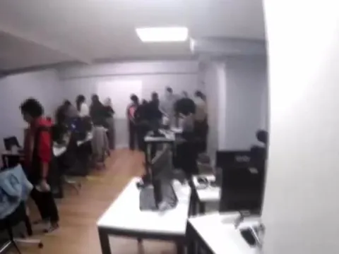 Yalan makineli dolandırıcılar yakalandı! Çalışanlar işte bu makineye bağlandı - fotoğraf 1