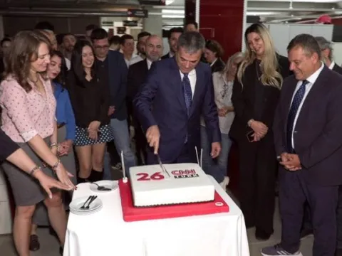 CNN TÜRK 26 Yaşında! Kutlamaya yöneticiler ve çalışanlar katıldı - fotoğraf 1
