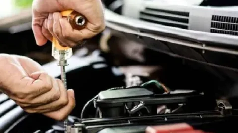 Japonlar araç yağ değişimini böyle yapıyor: Motoru 750 bin kilometreden fazla götürüyor
