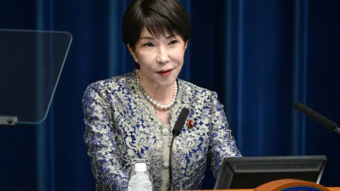 Japonya'nın kadın başbakanı ev işlerinden dert yandı