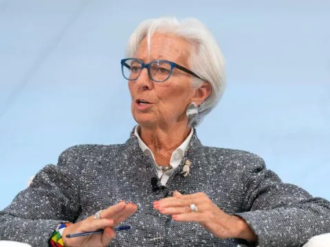 Lagarde görevinden erken ayrılacak - fotoğraf 1