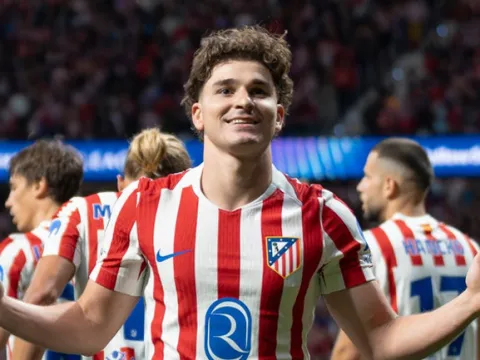 Julian Alvarez'den Atletico Madrid taraftarlarına özür: 'Ben de öfkelenirdim!' - fotoğraf 4