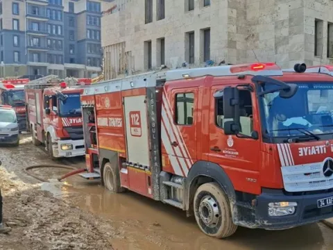 Tuzla’da şantiye alanında yangın paniği - fotoğraf 3