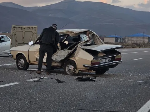 Bingöl’de otomobil ile motosiklet çarpıştı, 3 yaralı - fotoğraf 2